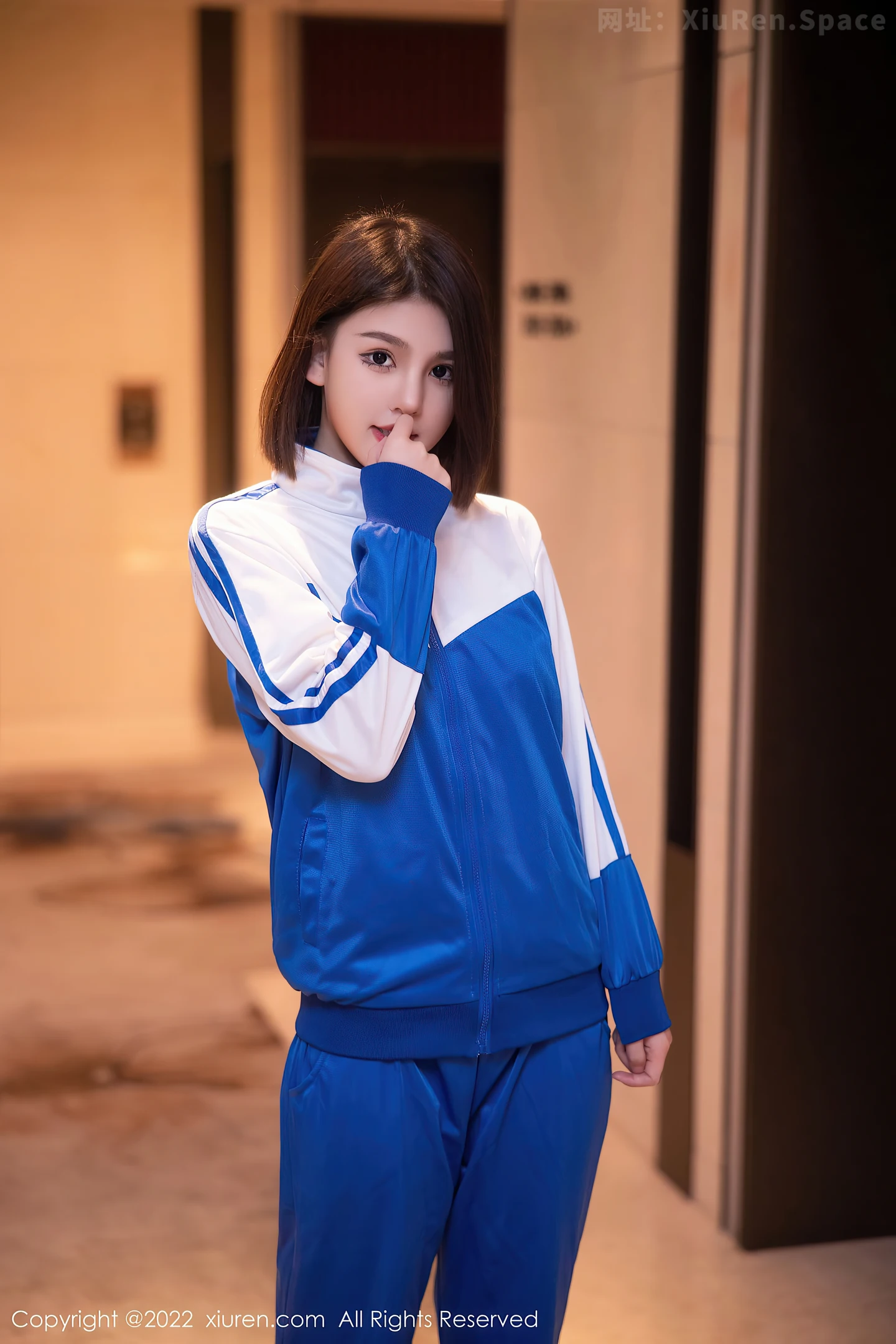 图片[5]-[XiuRen秀人网] VOL.5766 模特美羊羊宾馆场景脱运动装露黑色薄纱情趣内衣迷人诱惑写真90P-秀人网官方网站